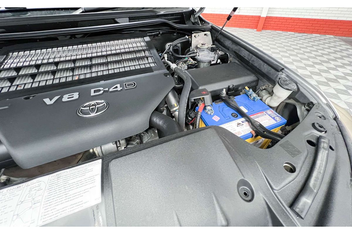 2012 Toyota Landcruiser GXL VDJ200R