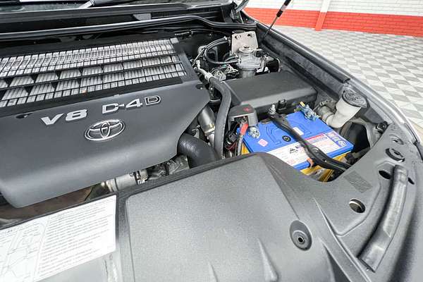 2012 Toyota Landcruiser GXL VDJ200R