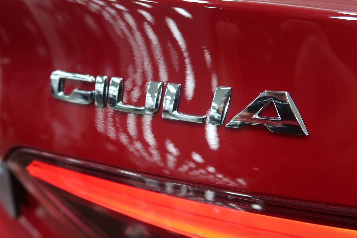 2018 Alfa Romeo Giulia Super