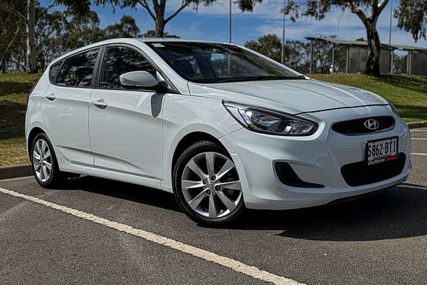 2017 Hyundai Accent Sport RB6
