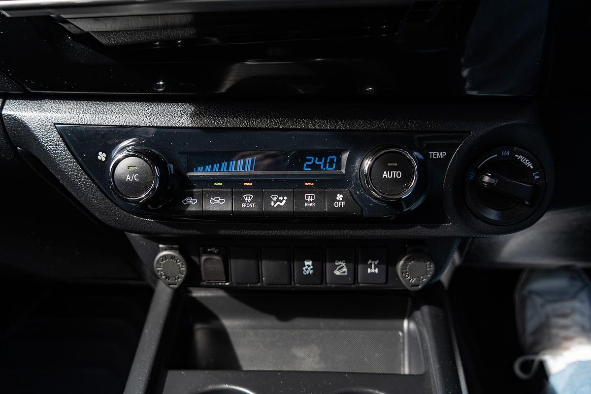 2020 Toyota Hilux SR5 GUN126R 4X4