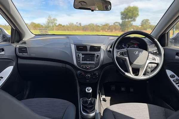2017 Hyundai Accent Sport RB6