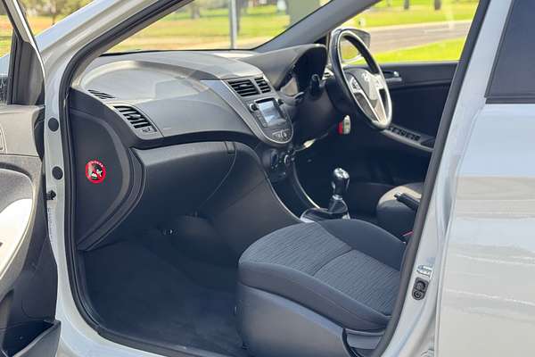 2017 Hyundai Accent Sport RB6
