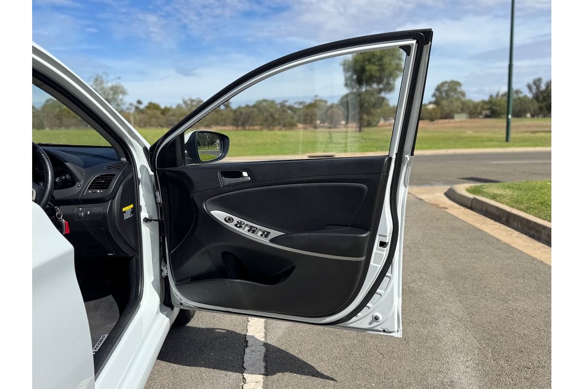 2017 Hyundai Accent Sport RB6