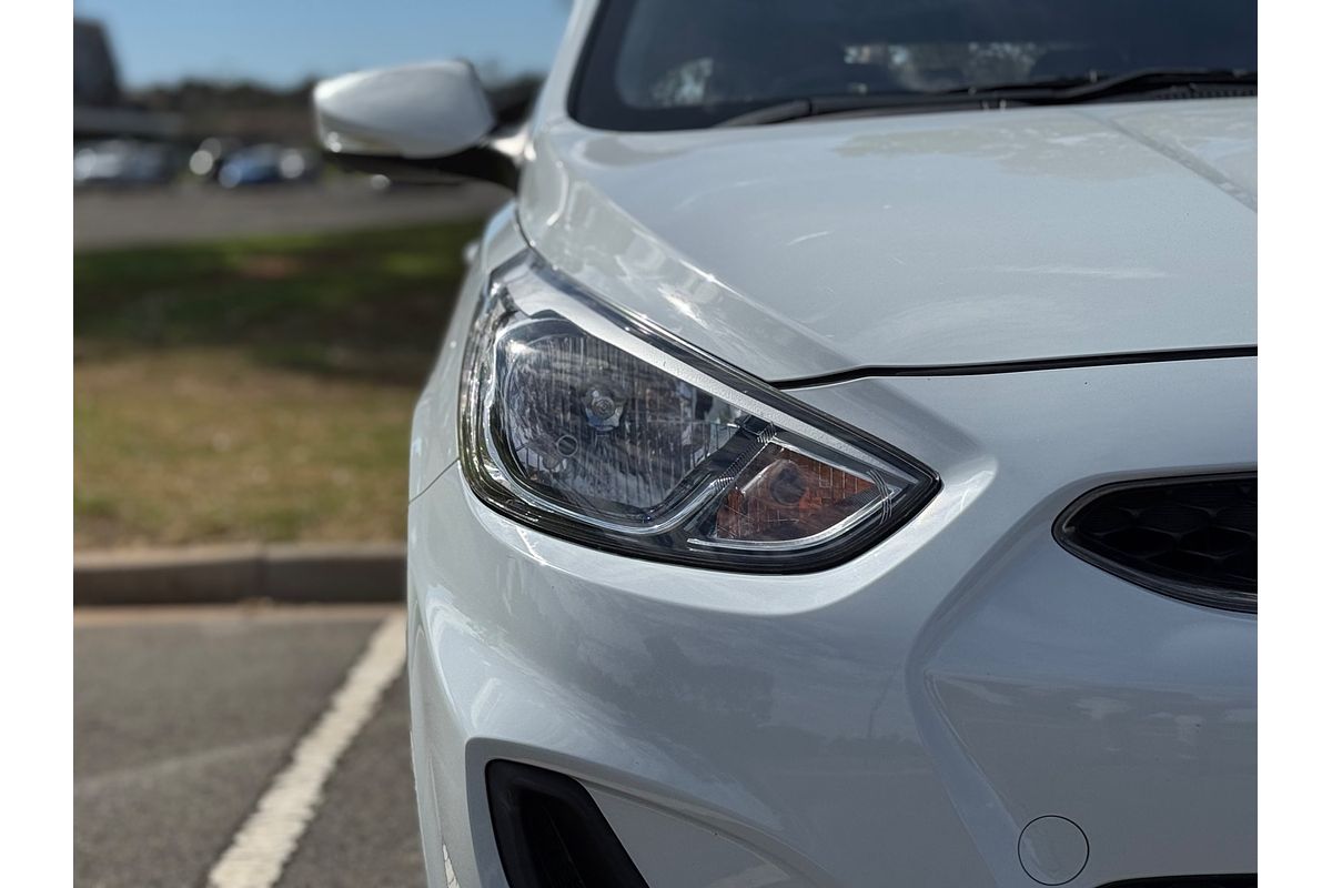 2017 Hyundai Accent Sport RB6