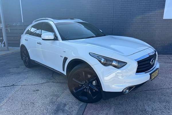 2016 INFINITI QX70 S Premium S51