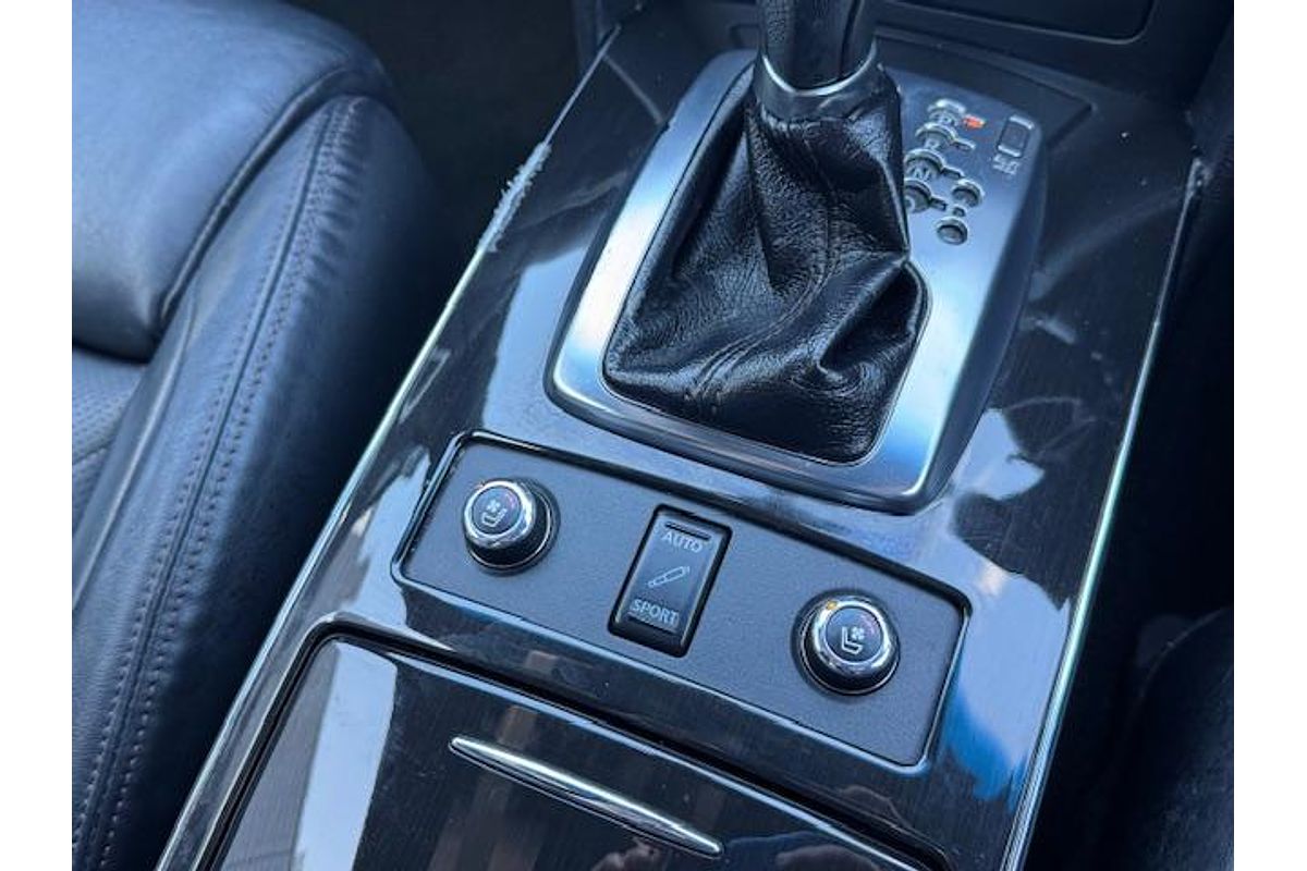 2016 INFINITI QX70 S Premium S51