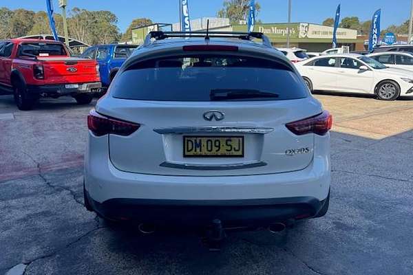 2016 INFINITI QX70 S Premium S51