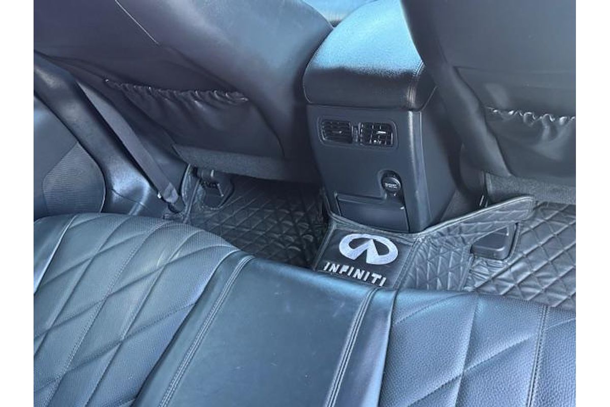 2016 INFINITI QX70 S Premium S51