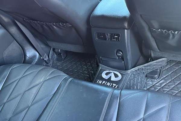 2016 INFINITI QX70 S Premium S51