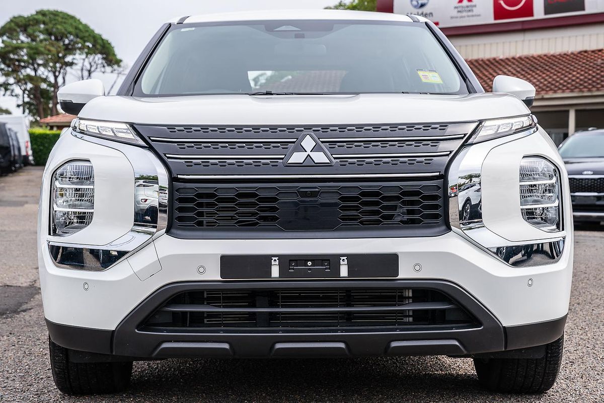 2024 Mitsubishi Outlander ES ZM