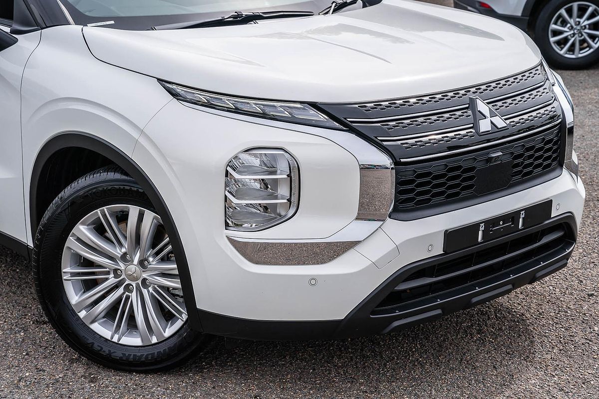 2024 Mitsubishi Outlander ES ZM