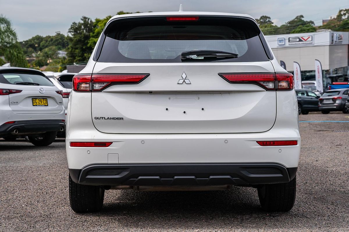 2024 Mitsubishi Outlander ES ZM