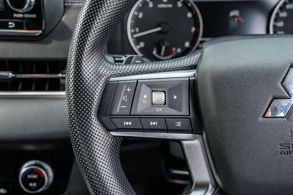 2024 Mitsubishi Outlander ES ZM