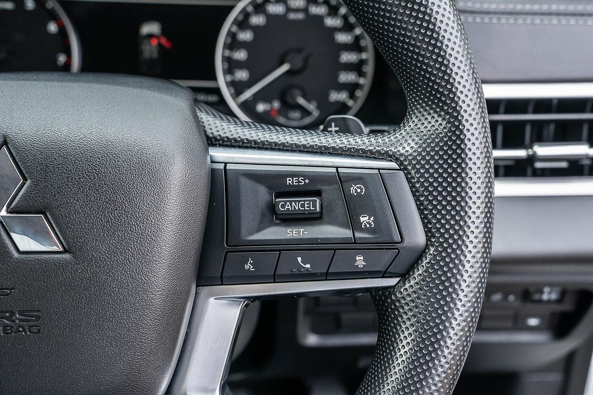 2024 Mitsubishi Outlander ES ZM