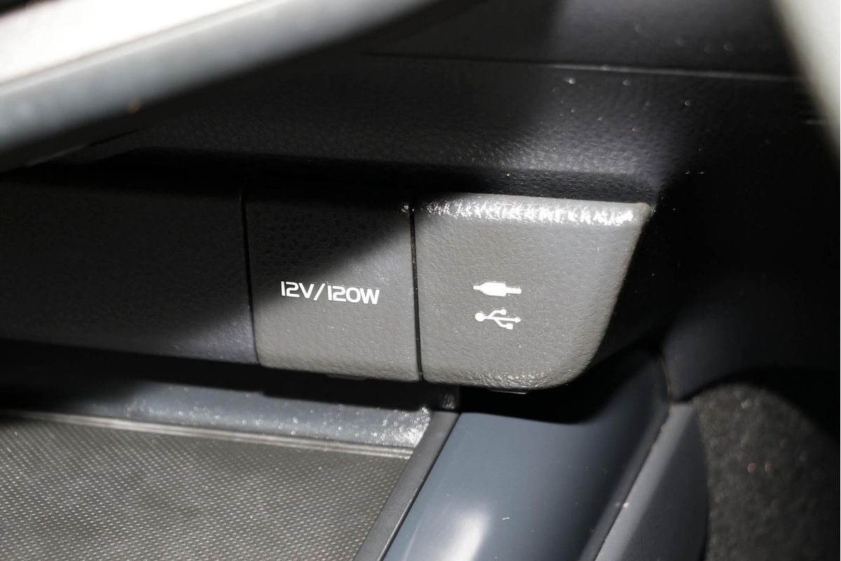 2020 Toyota Camry Ascent AXVH71R