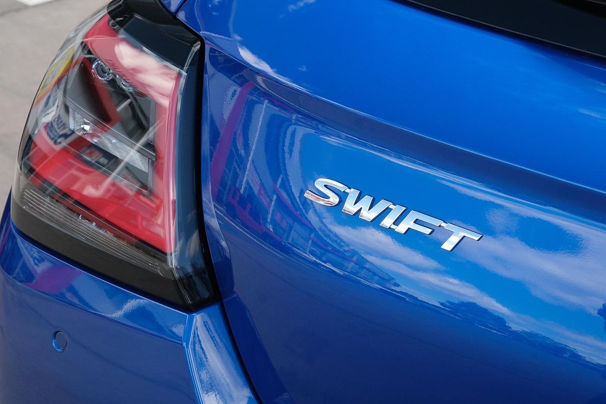 2024 Suzuki Swift Hybrid GLX UZ