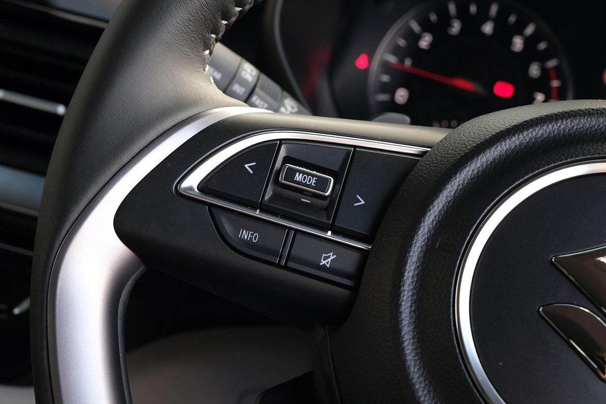 2024 Suzuki Swift Hybrid GLX UZ