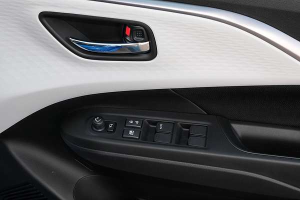 2024 Suzuki Swift Hybrid GLX UZ