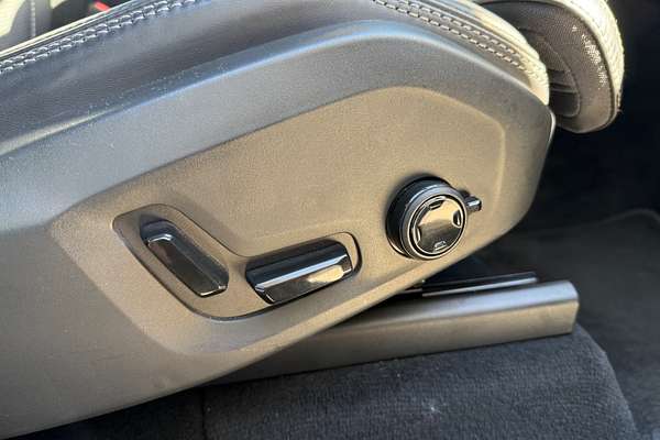 2023 Volvo XC90 Ultimate B6 Bright