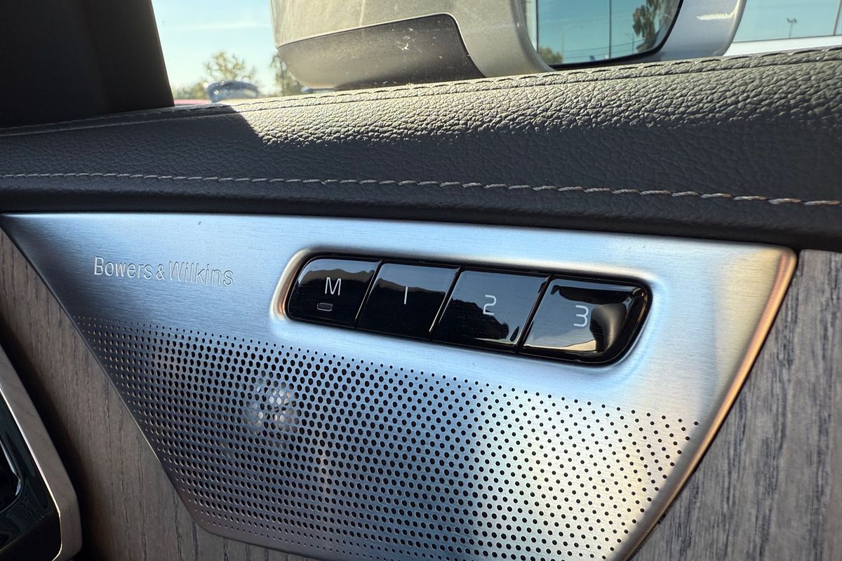 2023 Volvo XC90 Ultimate B6 Bright