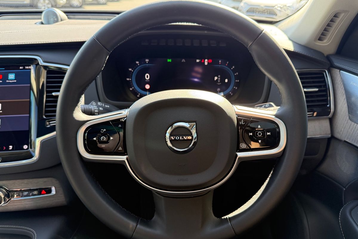 2023 Volvo XC90 Ultimate B6 Bright
