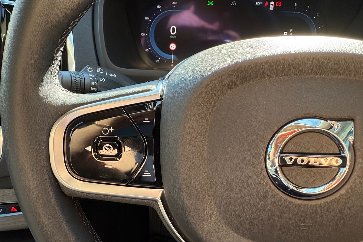 2023 Volvo XC90 Ultimate B6 Bright