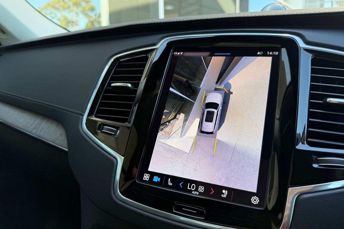 2023 Volvo XC90 Ultimate B6 Bright