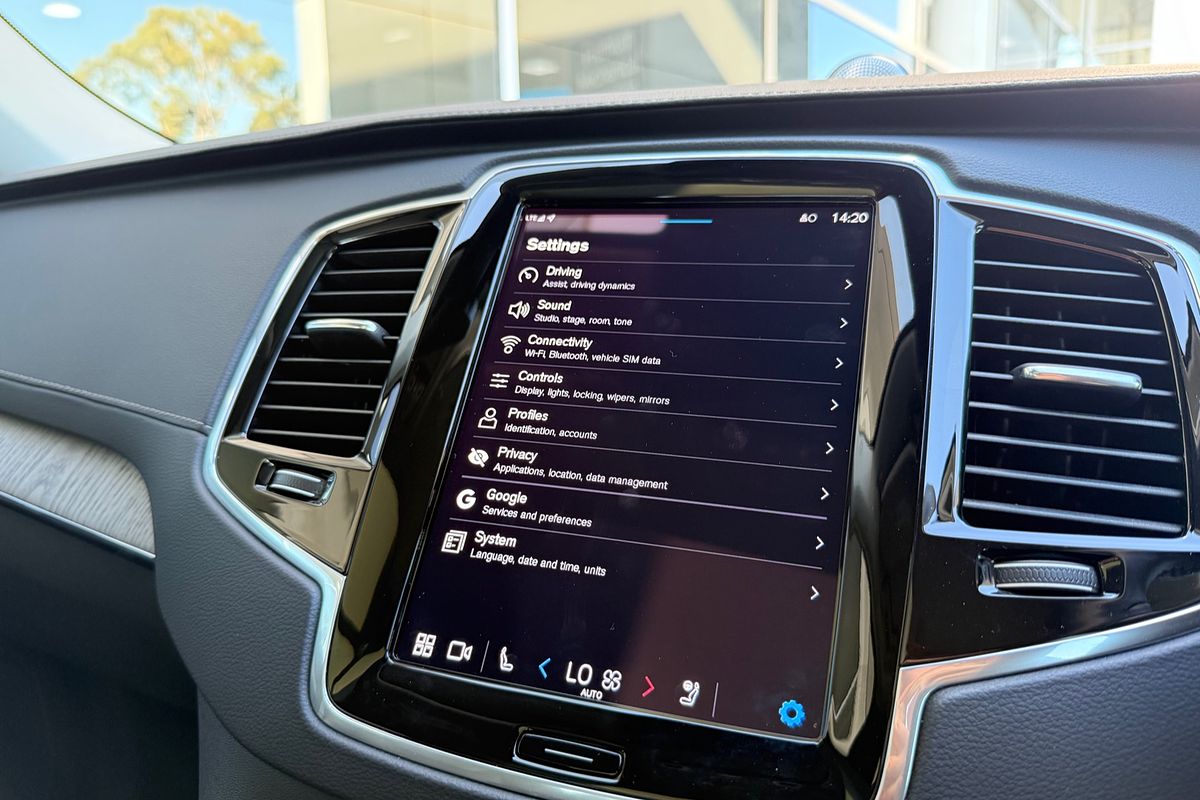 2023 Volvo XC90 Ultimate B6 Bright