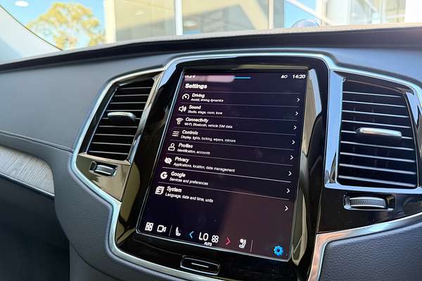 2023 Volvo XC90 Ultimate B6 Bright