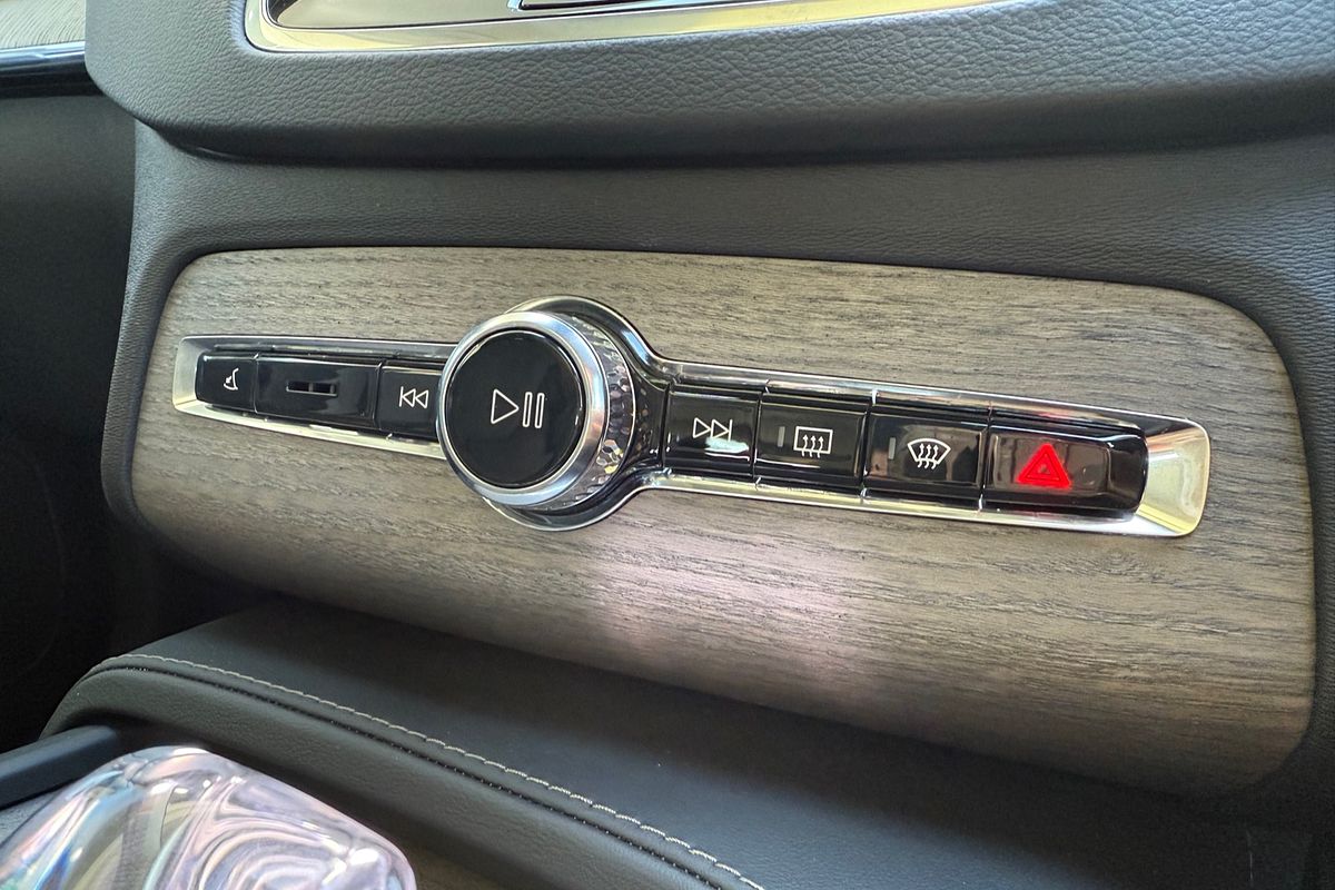 2023 Volvo XC90 Ultimate B6 Bright