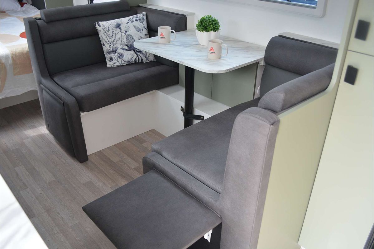 2025 New Age Oz Classic 20Ft Ensuite MY25