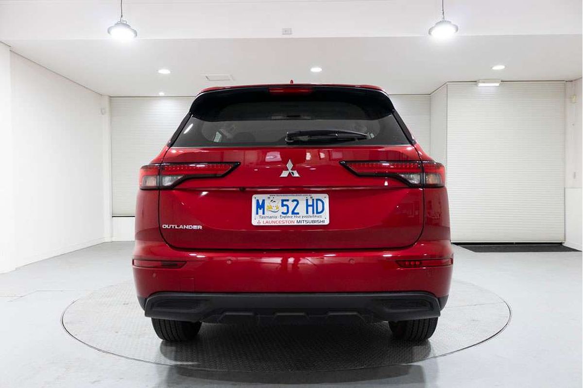 2024 Mitsubishi ZM Outlander ES 2.5L CVT 2WD 7ST