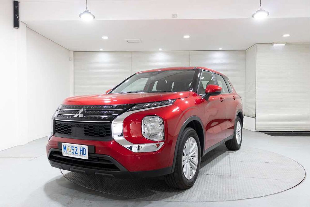 2024 Mitsubishi ZM Outlander ES 2.5L CVT 2WD 7ST