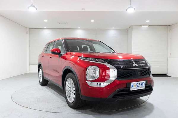 2024 Mitsubishi Outlander ES ZM