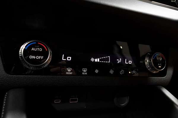 2024 Mitsubishi Outlander ES ZM