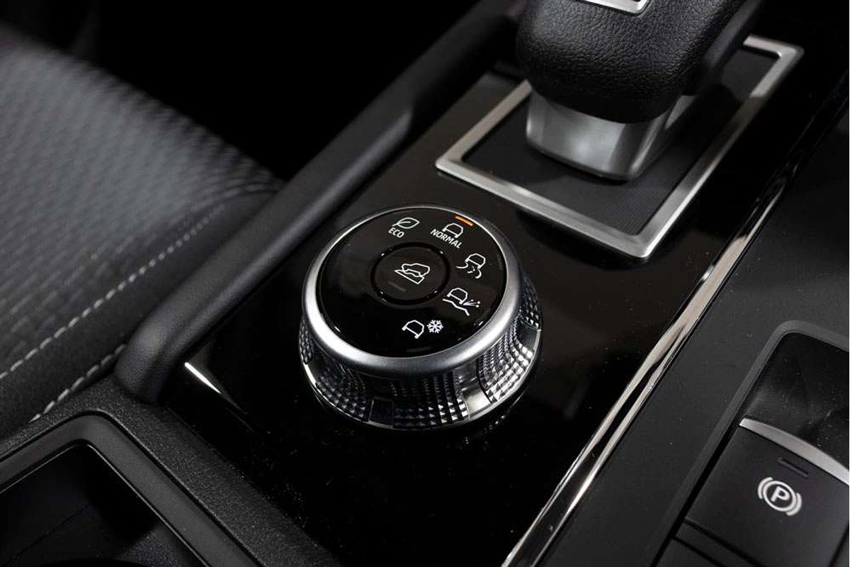 2024 Mitsubishi ZM Outlander ES 2.5L CVT 2WD 7ST