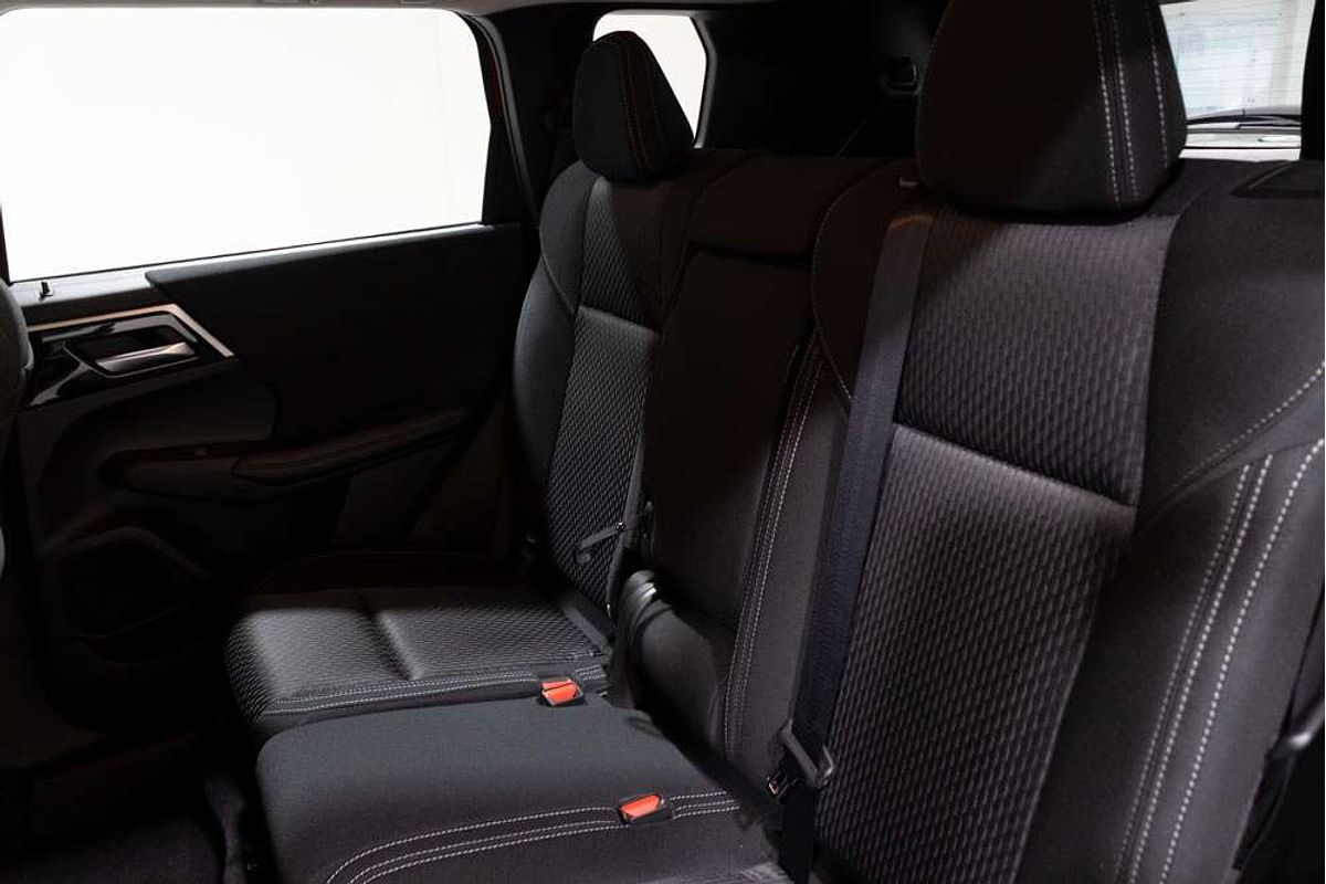 2024 Mitsubishi ZM Outlander ES 2.5L CVT 2WD 7ST