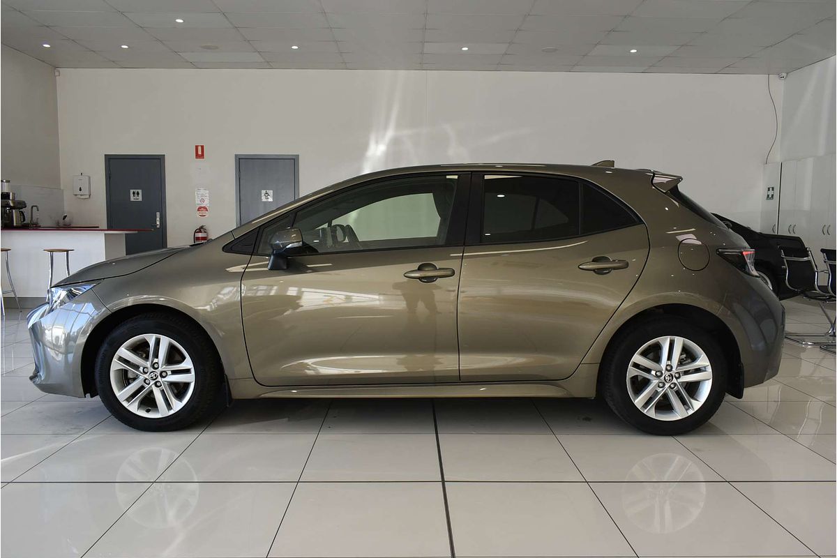 2018 Toyota Corolla Ascent Sport MZEA12R