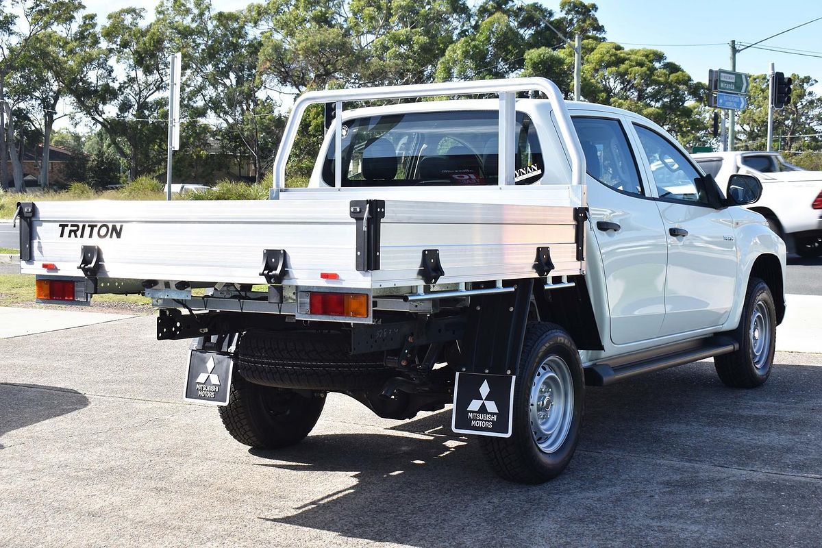 2024 Mitsubishi Triton GLX MR 4X4