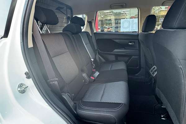 2018 Mitsubishi Outlander ES ADAS ZL