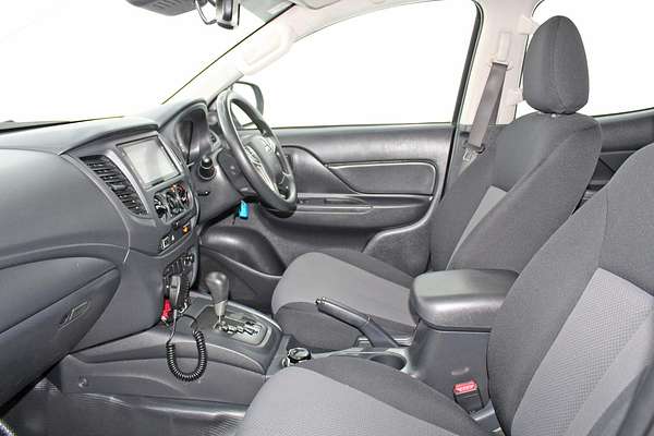 2023 Mitsubishi Triton GLX MR 4X4
