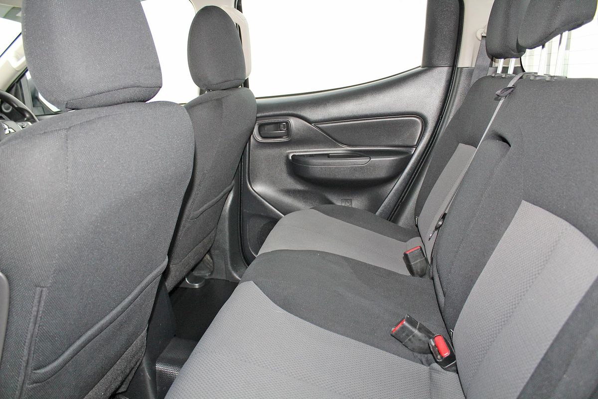 2023 Mitsubishi Triton GLX MR 4X4