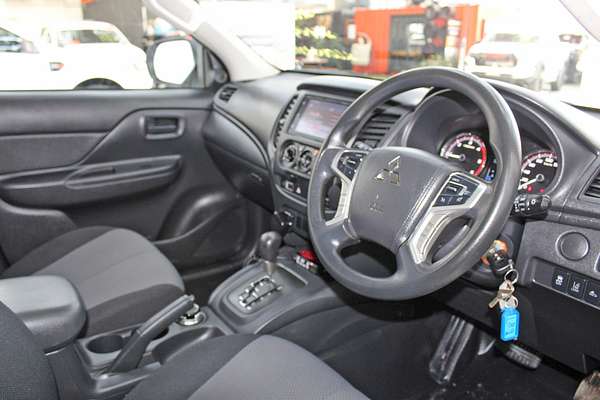 2023 Mitsubishi Triton GLX MR 4X4