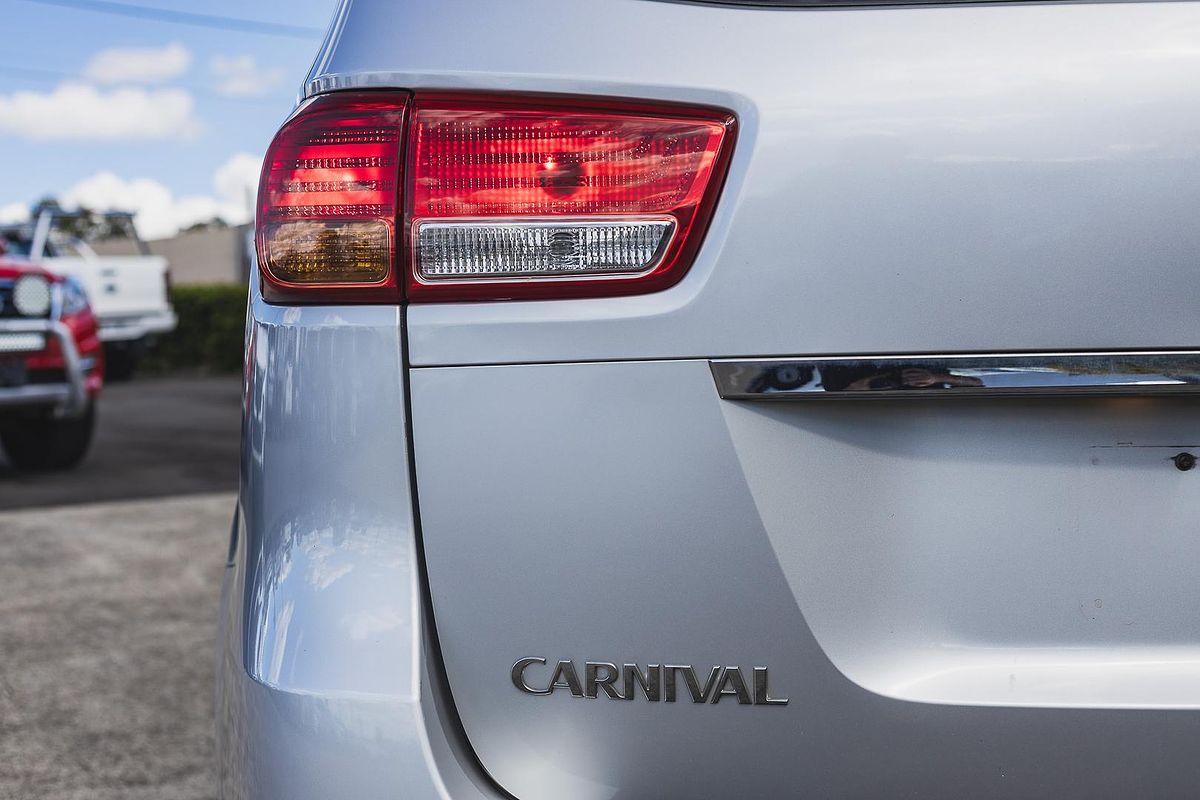 2017 Kia Carnival S YP