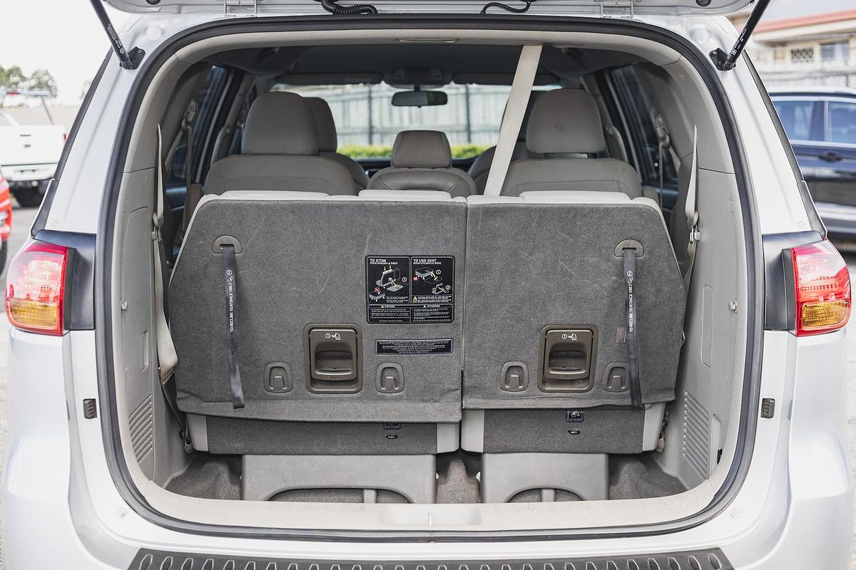 2017 Kia Carnival S YP