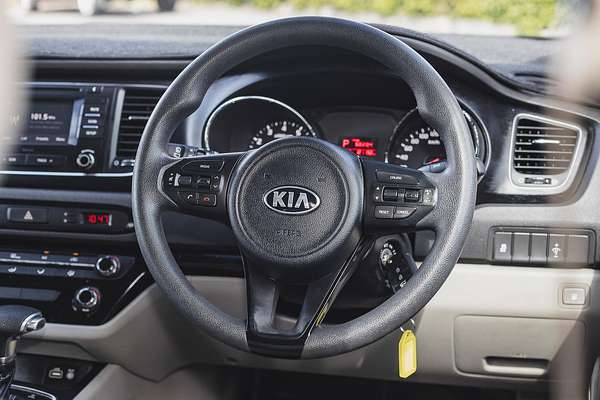2017 Kia Carnival S YP