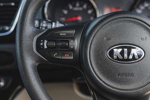 2017 Kia Carnival S YP