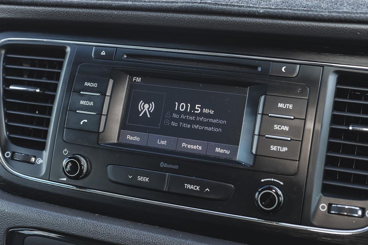 2017 Kia Carnival S YP