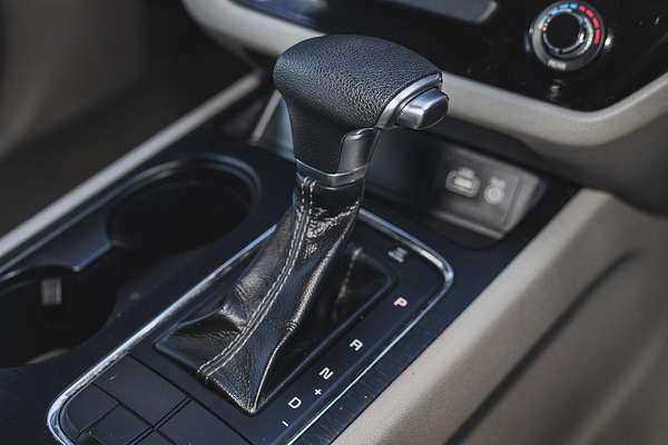 2017 Kia Carnival S YP